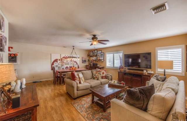 431 E Washington Street - 431 E Washington Ave, Orange, CA 92866