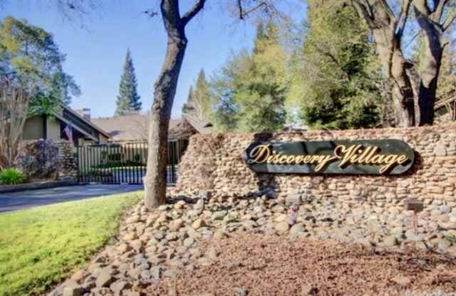 1915 Discovery Village Lane Gallery 1