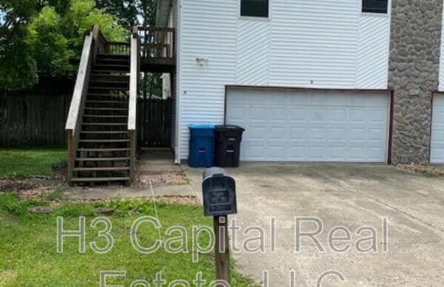 452 Meadow Dr - 452 Meadow Drive, Troy, IL 62294