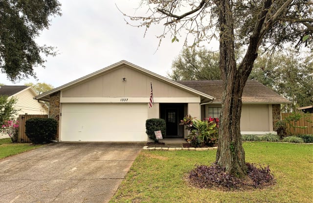 1337 Peachfield Dr - 1337 Peachfield Drive, Bloomingdale, FL 33596