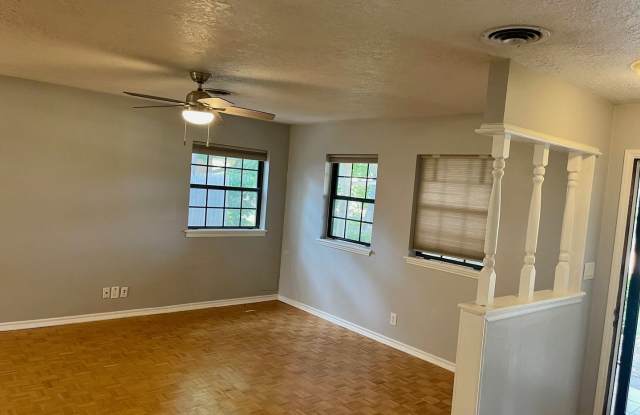 REMODELED HOME ON A QUIET STREET JUST ONE MILE WEST OF OU CAMPUS! Gallery 4