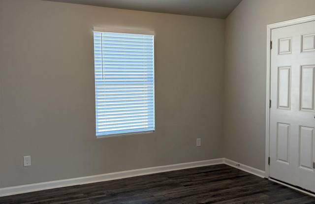 401 WOODLAND TRAIL Gallery 3