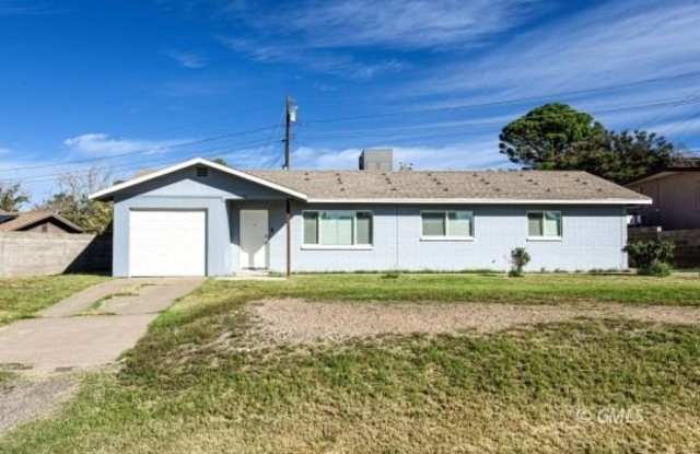 1120 E Crestwood Dr Gallery 1