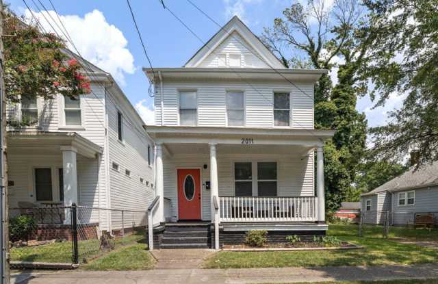 2011 Lansing Ave photos photos