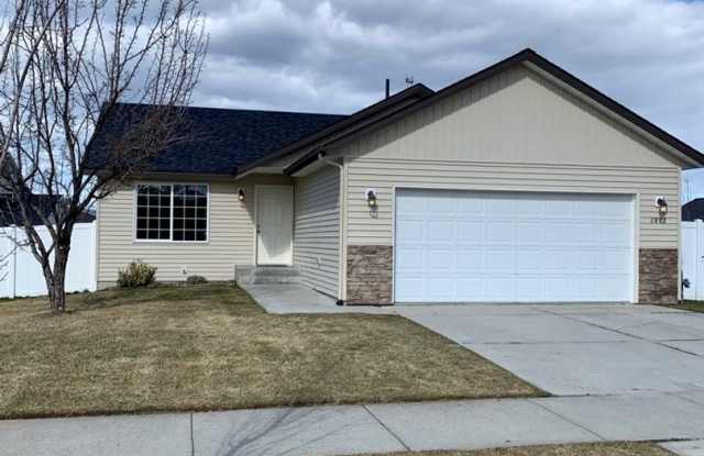 Beautiful 3 bedroom 2 bath home in Post Falls. photos photos
