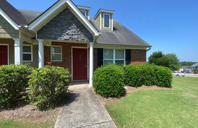 PRE-LEASING FOR AUGUST 2 2026! FENCED IN BACK YARD! 1/2 Off Deposit! photos photos