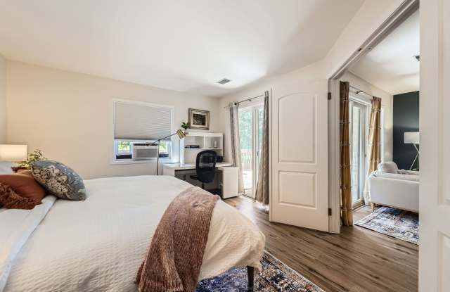 Nature Meets the City: Spacious & Elegant 1-BDR Gallery 4