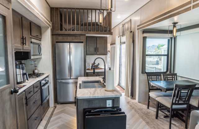 Turn-Key Park Model in Yuma Foothills – Fully Furnished with Utilities Included Gallery 4