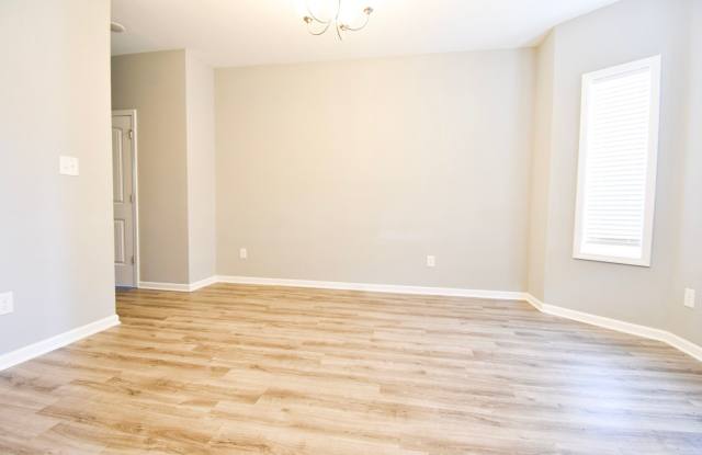 Coming Soon-3 Bedroom 2.5 Bathroom Home- Pets Allowed Gallery 4