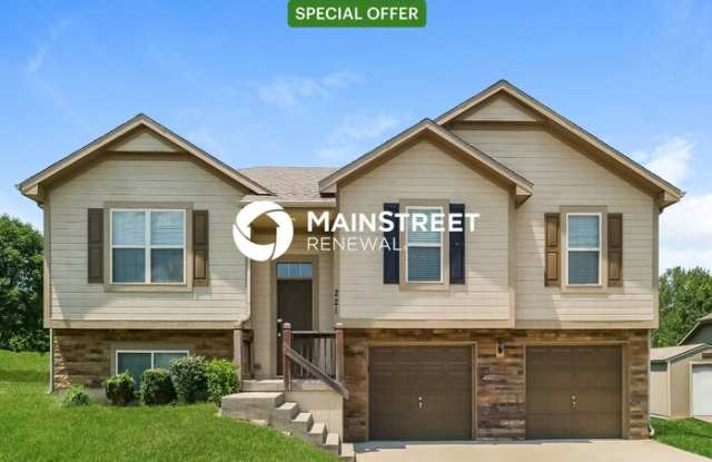 221 Golfview Drive - 221 Golfview Drive, Pleasant Hill, MO 64080