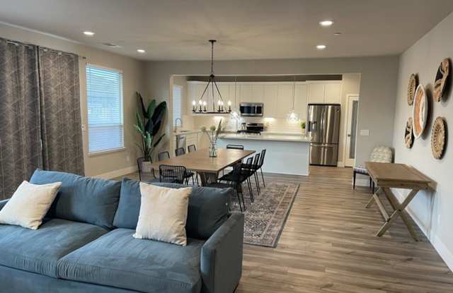 Gorgeous 4 bedroom home in Quaint Town of Winters CA photos photos