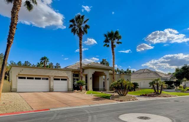 *******2 WEEKS FREE RENT******* A luxurious 5 Bedroom House with a Casita & a Sparkling pool at Ten Oaks Estates Gallery 4