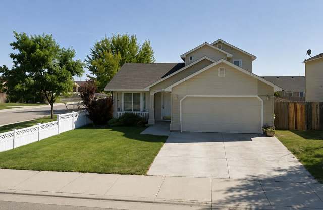 Beautifully updated 3-Bedroom Corner-Lot Home with Large Fenced Backyard & 2-Car Garage! Gallery 1