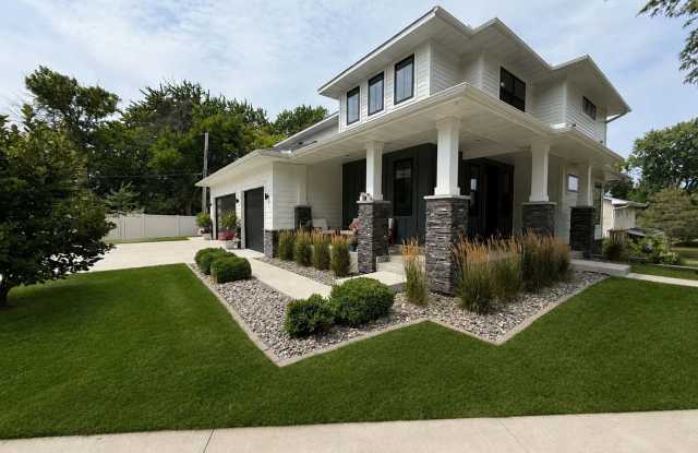Fully Furnished and gorgeous luxury in peaceful Golden Valley neighborhood photos photos