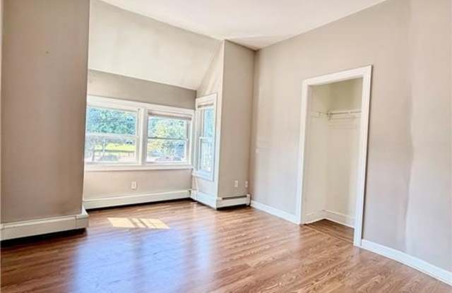 664 Plainfield Street Gallery 4