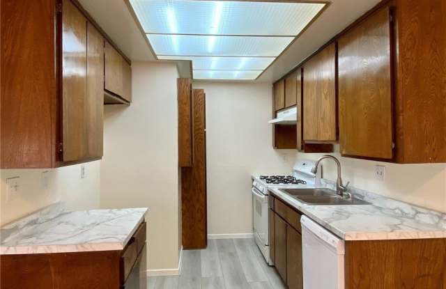 1400 W Warner Avenue - 1400 West Warner Avenue, Santa Ana, CA 92704