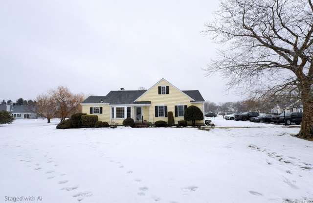 2555 Youngs Avenue unit: 7E - 2555 Youngs Avenue, Southold, NY 11971 2555 Youngs Avenue unit: 7E - 2555 Youngs Avenue, Southold, NY 11971