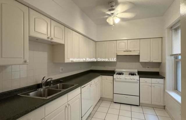 994 Seward St. photos photos