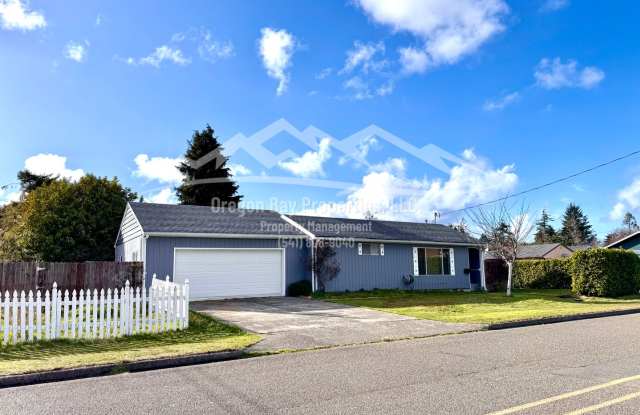 Dog Friendly 3 bdrm/1 bath Coos Bay Home photos photos Dog Friendly 3 bdrm/1 bath Coos Bay Home photos photos