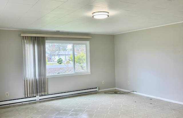 4924 Northwest Drive Gallery 4