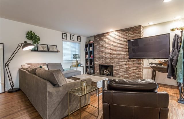 505 Acacia Avenue 1/2 - 505 Acacia Avenue, Newport Beach, CA 92625