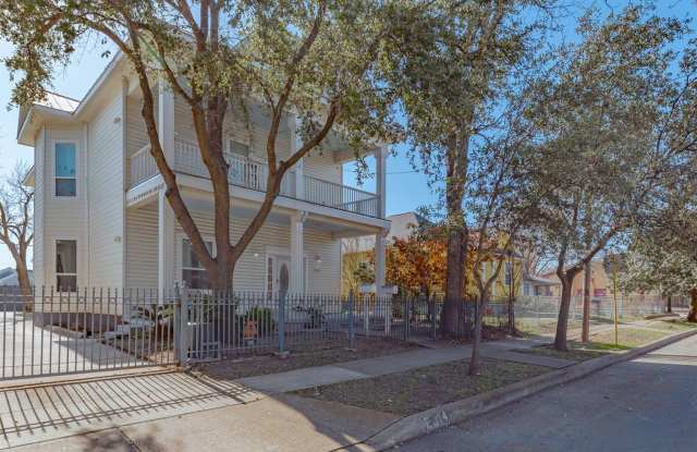 Gorgeous remodeled unit - 2014 West Houston Street, San Antonio, TX 78207