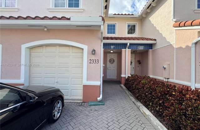 2333 SE 5th St photos photos