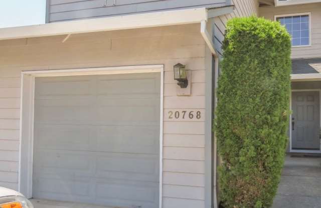 Updated Interior ! Spacious 2 Bedroom 2.5 Bath Town home close to Intel and Nike photos photos