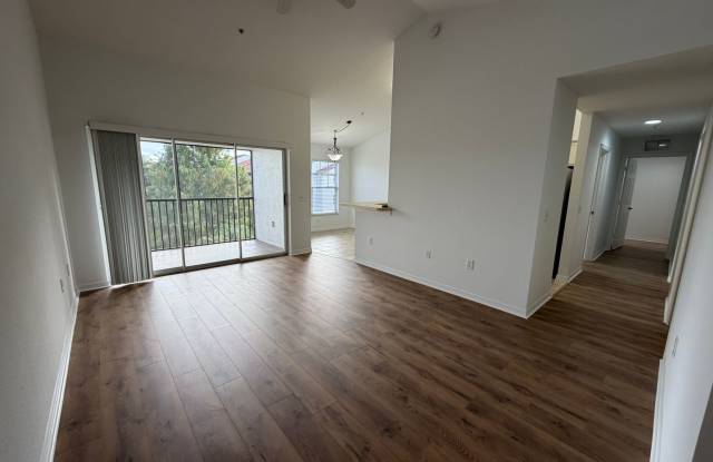 ANNUAL RENTAL - FAIRWAY PRESERVE- 2 BED / 2 BATH WITH LAKE VIEW - 7915 Preserve Circle, Collier County, FL 34119