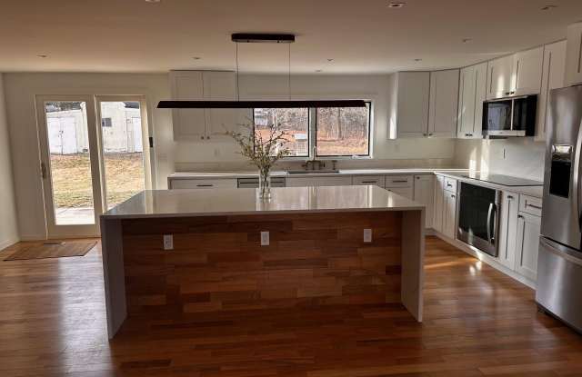 816 UTTERBACK STORE Road photos photos