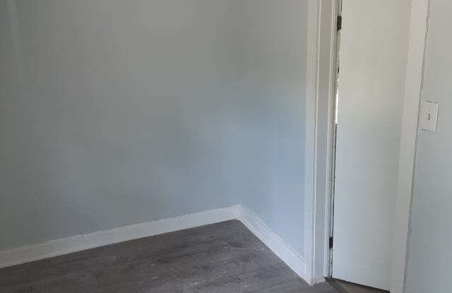 128 Center Street - 3 photos photos