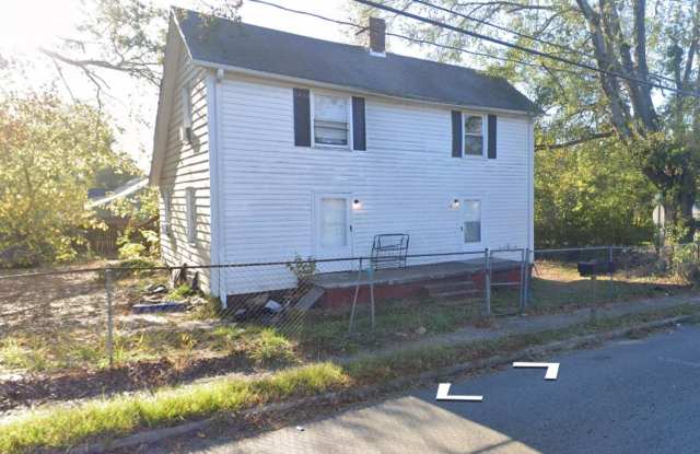 18 Front Street — Two-Unit Residential Property in Spartanburg Gallery 2