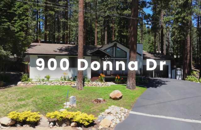 900 Donna Drive: The Ultimate Winter & Ski Season Retreat Gallery 1