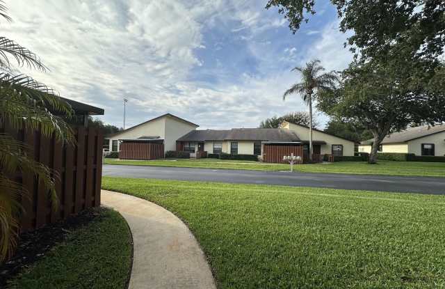 8075 SE VILLA Circle Gallery 3