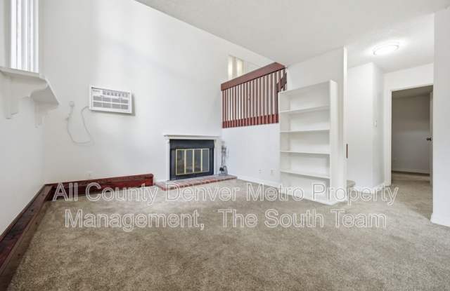 2835 S Monaco Street Pkwy Gallery 1