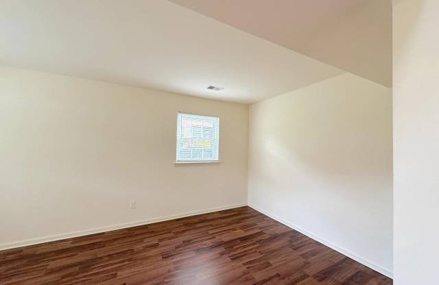 9642 HAGEL CIR Gallery 3