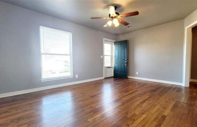 300 E Kittyhawk Drive Gallery 4