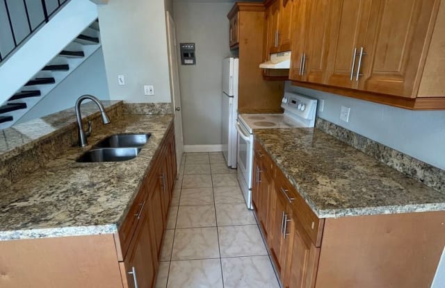 100 E. TIFFANY DR #3 - 100 Tiffany Drive East, Mangonia Park, FL 33407