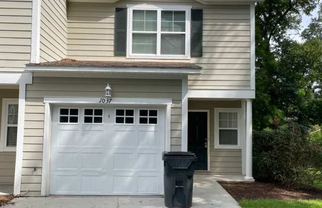 Upgraded 2 Bed/2.5 Bath Townhome in Leland! photos photos
