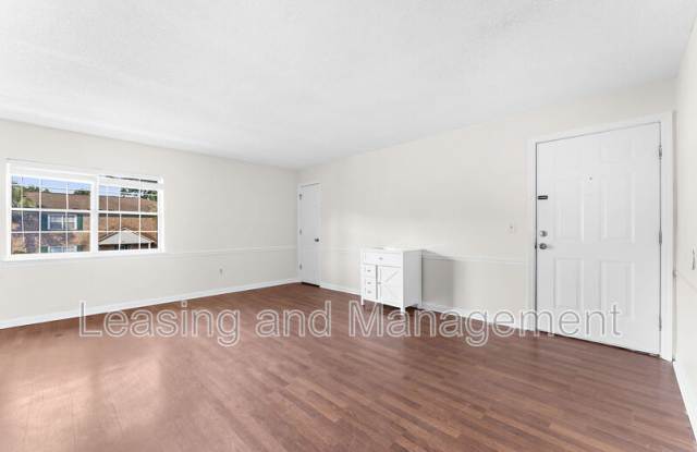 201 Oakmont Avenue Gallery 4