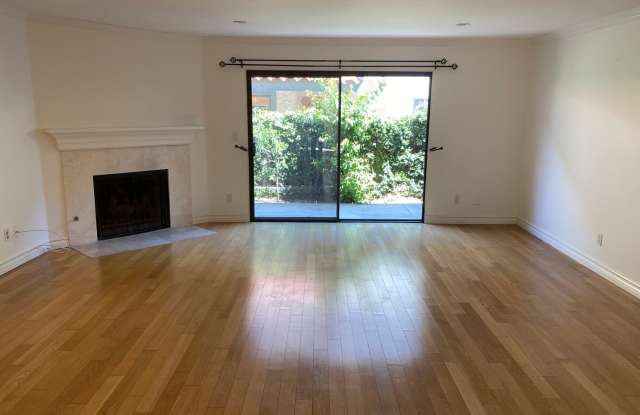 Spacious and Renovated Santa Monica Townhouse - Walker's Paradise 12th and Wilshire! photos photos
