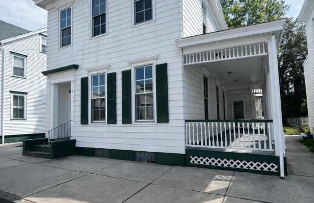 190 7TH Street unit: 2 photos photos