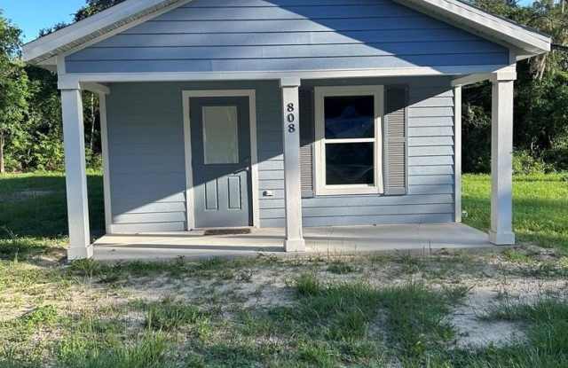 808 NE Eleventh Ave photos photos
