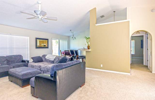 13053 VIBURNUM DR S Gallery 4