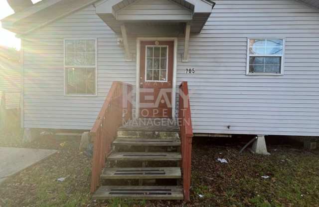 3 bed, 2 bath home now available in Lafayette! photos photos