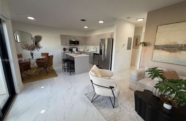 2308 E 4th Ave photos photos