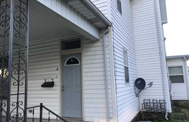 207 S Line St - 2 photos photos