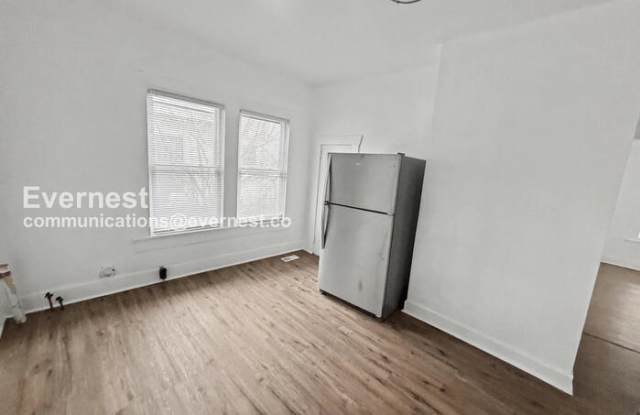 1515 36th Place North Gallery 3
