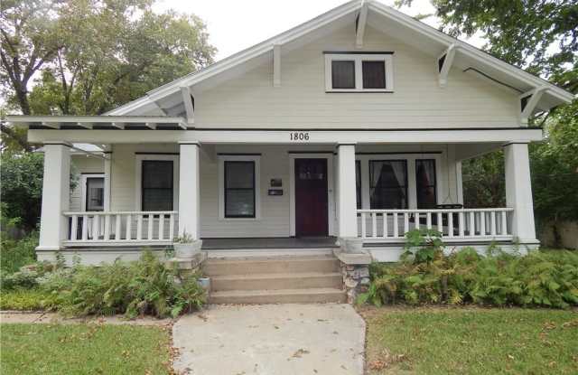 1806 S Main - 1806 South Main Street, Georgetown, TX 78626