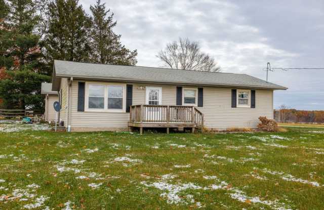 3 bed, 1 bath rural home on Bloomington's westside photos photos